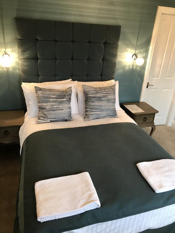 St. Lawrence Hotel Устър Екстериор снимка