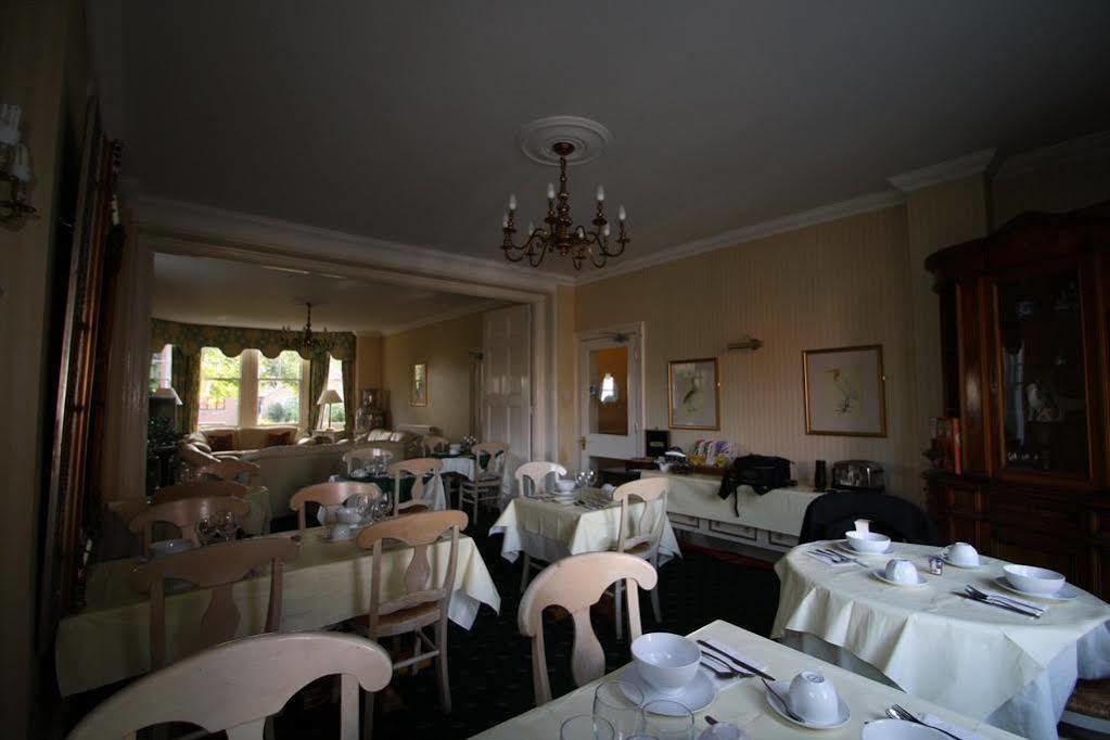 St. Lawrence Hotel Устър Екстериор снимка